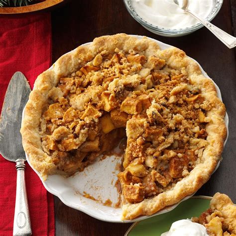 caramel apple pie with streusel topping