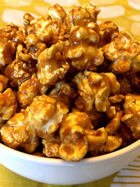 caramel corn popcorn with pecans