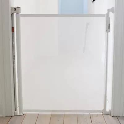 Cardinal Gates Retractable Dog Gate
