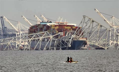 cargo ship hits bridge in baltimore