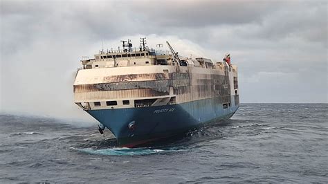 cargo ship sank with cars