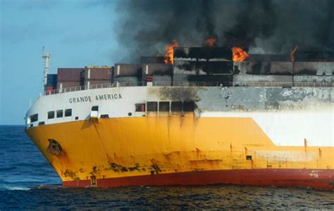 cargo ship sinks in atlantic ocean