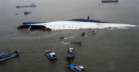 cargo ship sinks korea