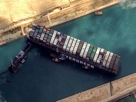 cargo ship stuck in canal