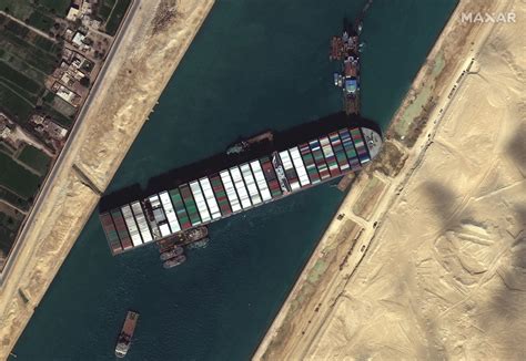 cargo ship stuck in suez canal map