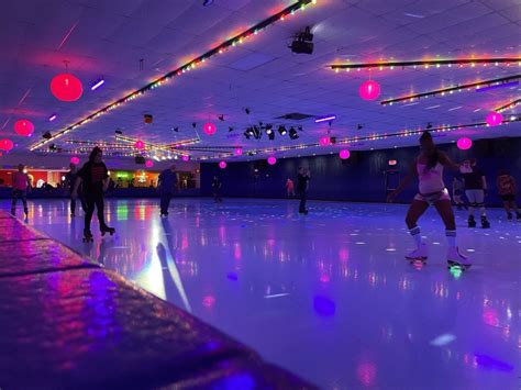 carousel skate center
