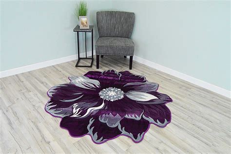 carpet with floral design