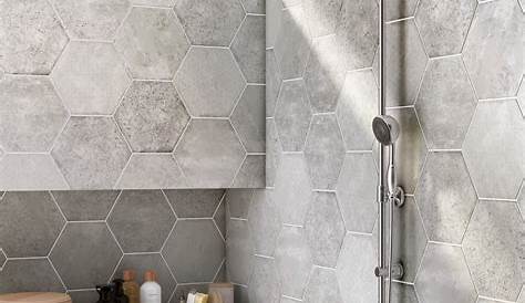 Du carrelage effet marbre gris pour une salle de bains