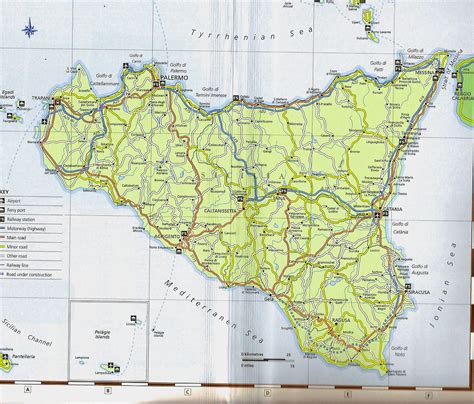 Cartes et plans détaillés de la Sicile