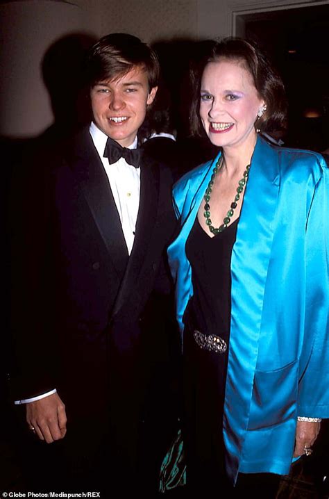 C解密豪门传奇：卡特·范德比尔特的故事