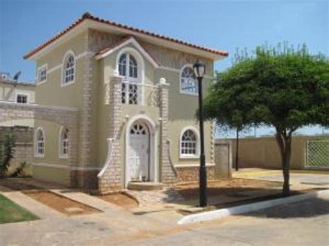 Casa en Venta en Maracaibo . 270 m2.3 habitaciones. BsF 2250000 CAV27756