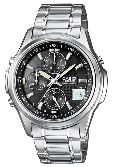 Casio Wave Ceptor Radio ControlledMen´s Watch nur 169.00