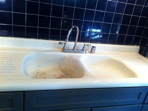 How To Remove Rust From Cast Iron Sink HOWTOERMOV
