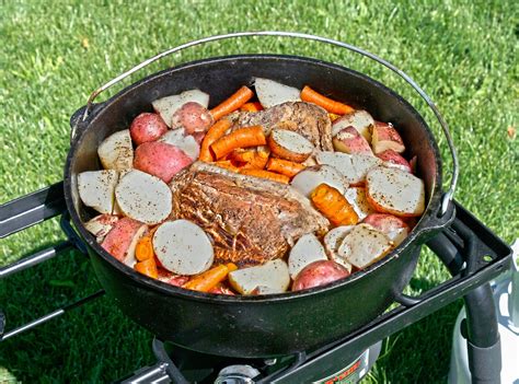 cast iron dutch oven cooking camping