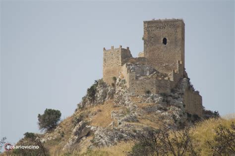 castello di serravalle sicilia