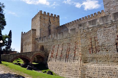 castle of sao jorge lisbon portugal