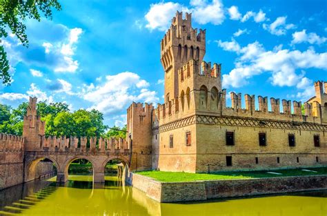 castles in bologna italy