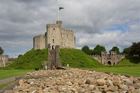 castles located in wales