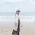 casual outfit hijab ke pantai
