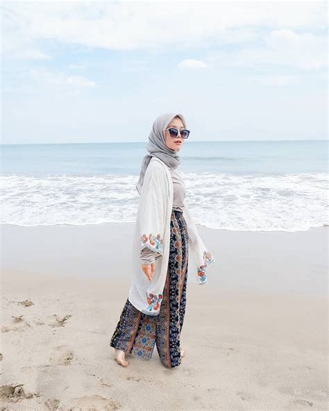 Ootd Pantai Wanita Hijab Simple Hijab Casual