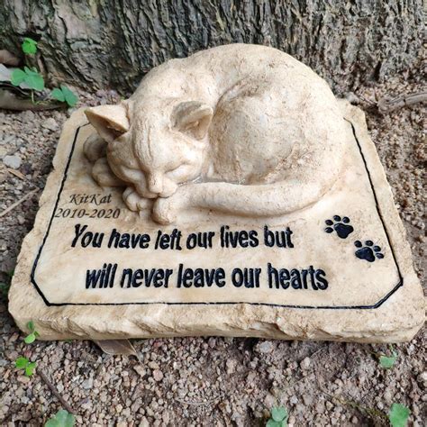 cat gravestone marker