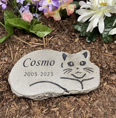 cat remembrance stone