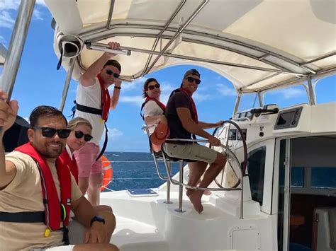 catamaran crew service