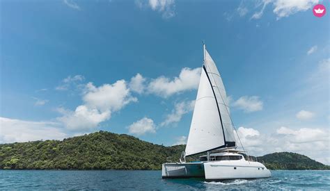 catamaran onboard experience