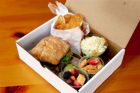 4 Estilos de catering particular con Lunch Box Dini Catering