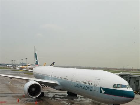 cathay pacific airlines singapore hotline