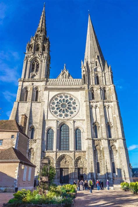 cathedral of notre dame de chartres location