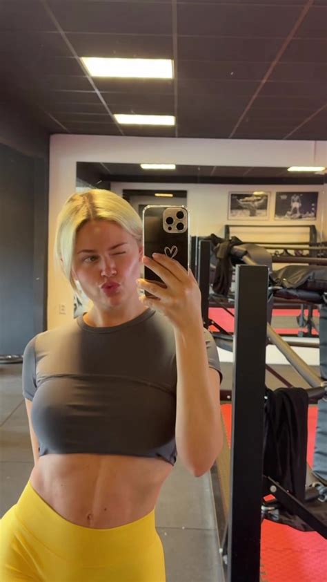 catherina lapira onlyfans 12