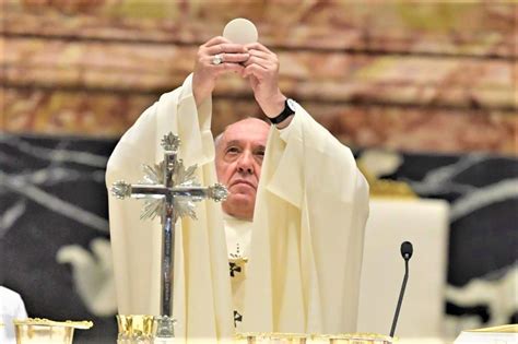 catholic mass online today holy thursday mass
