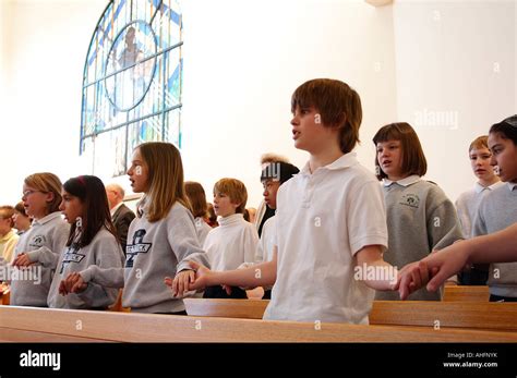 catholic school students praying