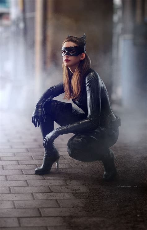 catwoman anne hathaway cosplay