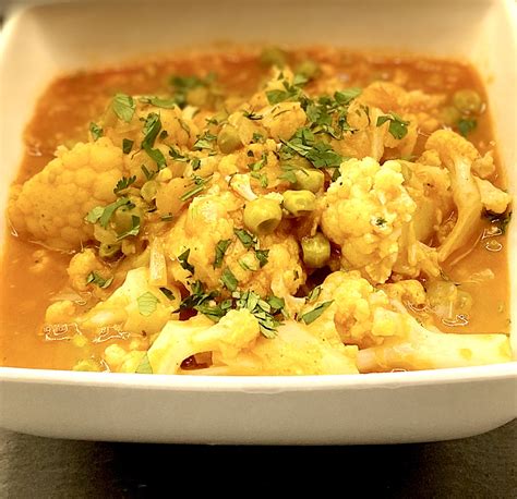 Vegan Aloo Gobi Recipe (Indian spiced Potato & Cauliflower)