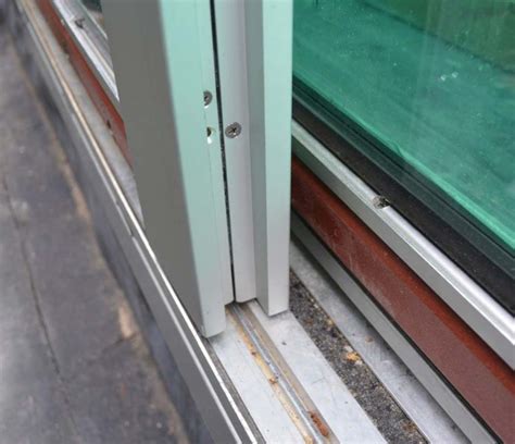 elyricsy.biz:caulking sliding glass door threshold