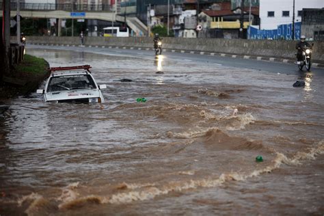 causas de enchentes no brasil