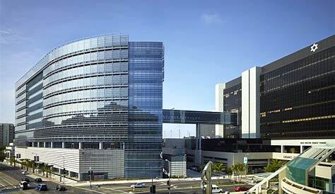 Cedars Sinai Medical Center In Los Angeles Stock Photo - Download Image