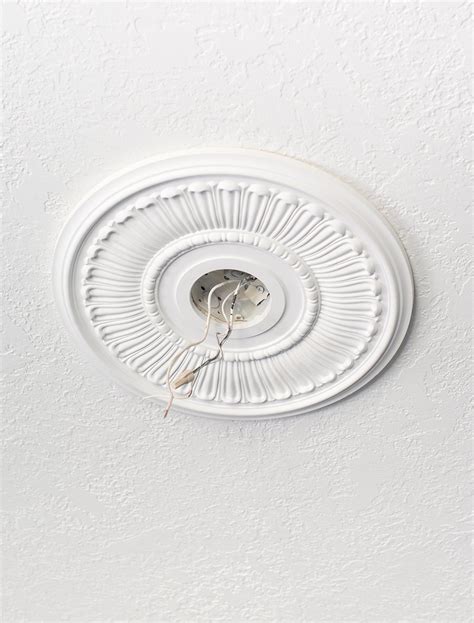 Ceiling Medallions Installation