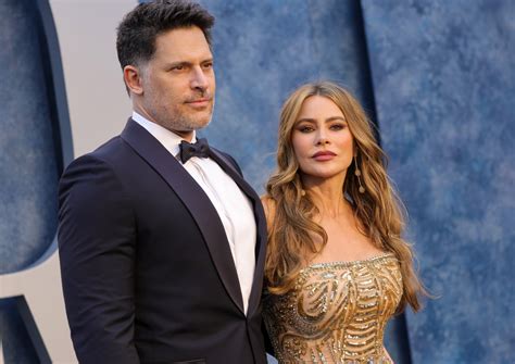7 Shocking Celebrity Divorces That Went Viral Overnight 
becomes 
Top 5 Celebrity Divorces That Shocked the World 

Output: Top 5 Celebrity Divorces That Shocked World