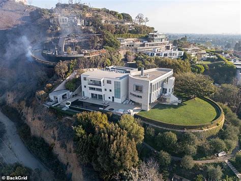 Celebrities Losing Homes to Devastating Wildfires and Fires