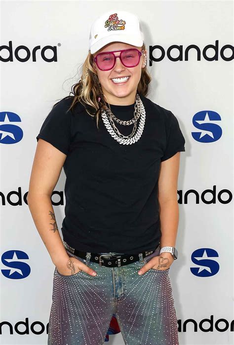 Celebrity Jojo Siwa Fans Go Wild Over Latest Dance Moves