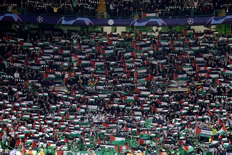 celtic fans palestinian flags