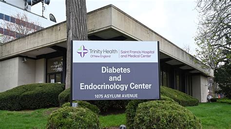 St. Luke s Center for Diabetes & Endocrinology St. Luke's University