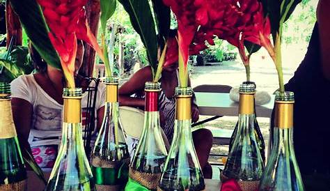 Centros de mesa... Botellas de vino. Decoracion 50 años