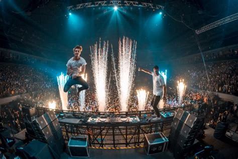 Chainsmokers On Stage