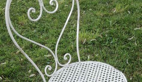 Cinq chaises anciennes de jardin années 50 en metal