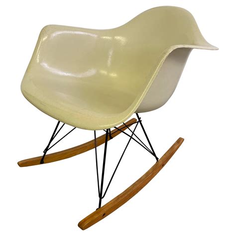Chaise A Bascule Eames - Le Meilleur Choix Pour Relaxation