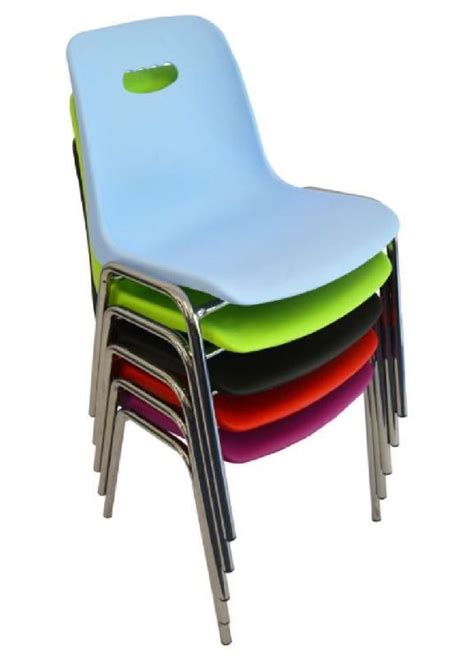 Chaise Empilable Pas Cher : L’avènement D’un Meuble Pratique Et Abordable